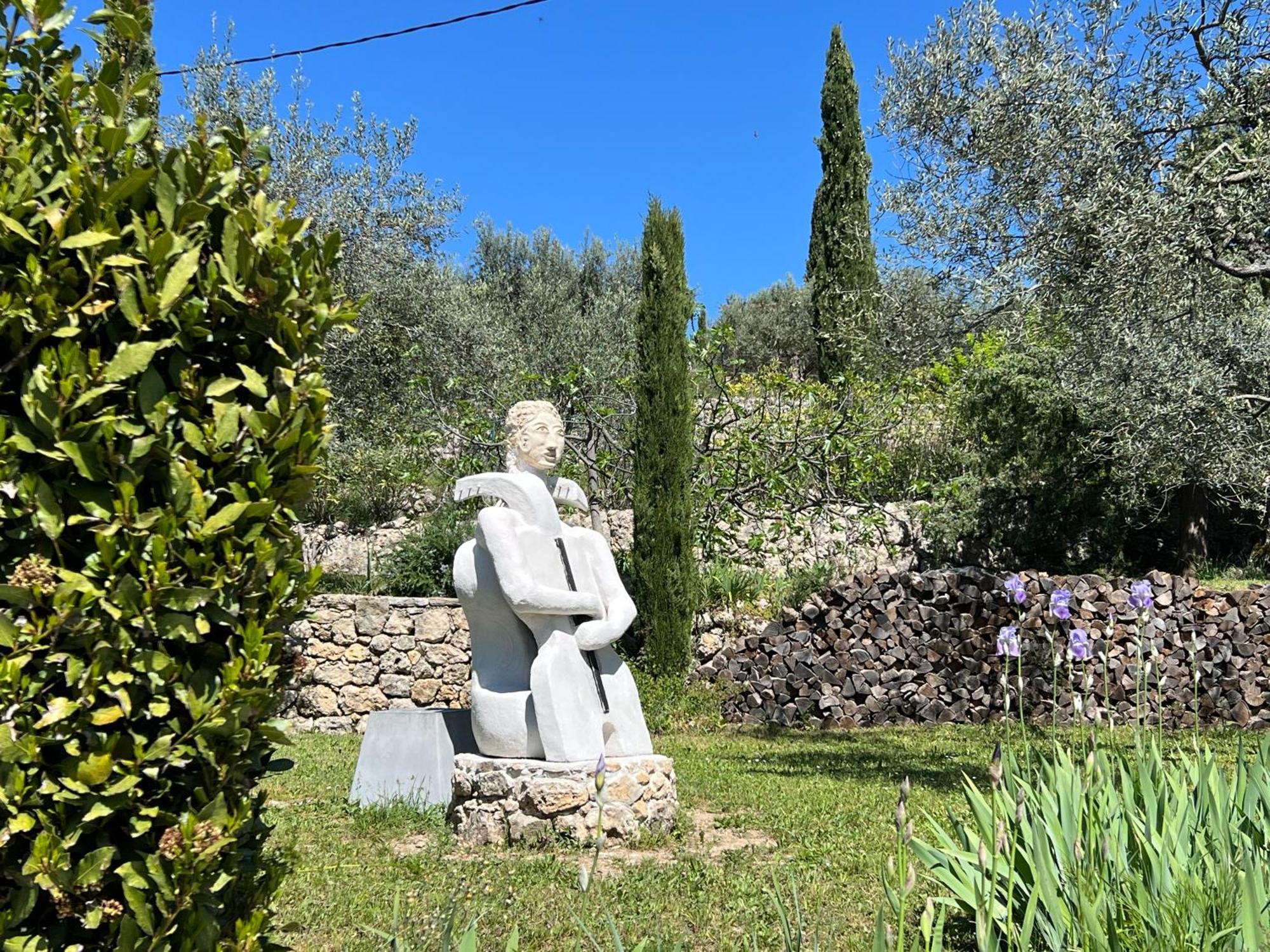 Bed and Breakfast Le Nid Des Arts Tourrettes Exterior foto